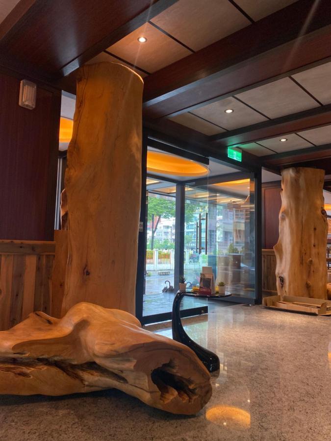 Weifeng Boutique Business Hotel - Zhanqian Branch Pingtung Exterior photo
