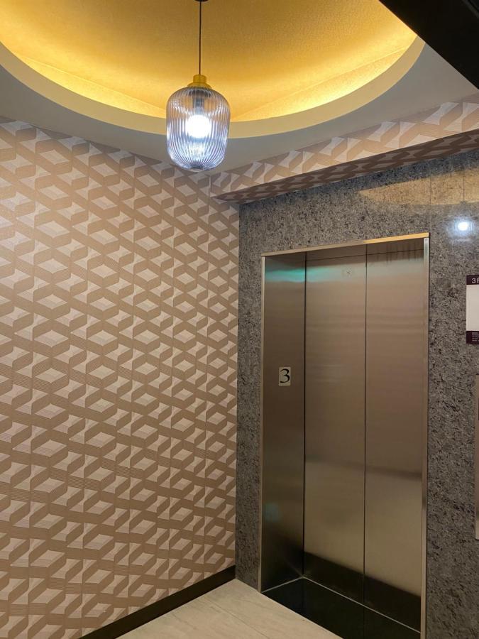 Weifeng Boutique Business Hotel - Zhanqian Branch Pingtung Exterior photo