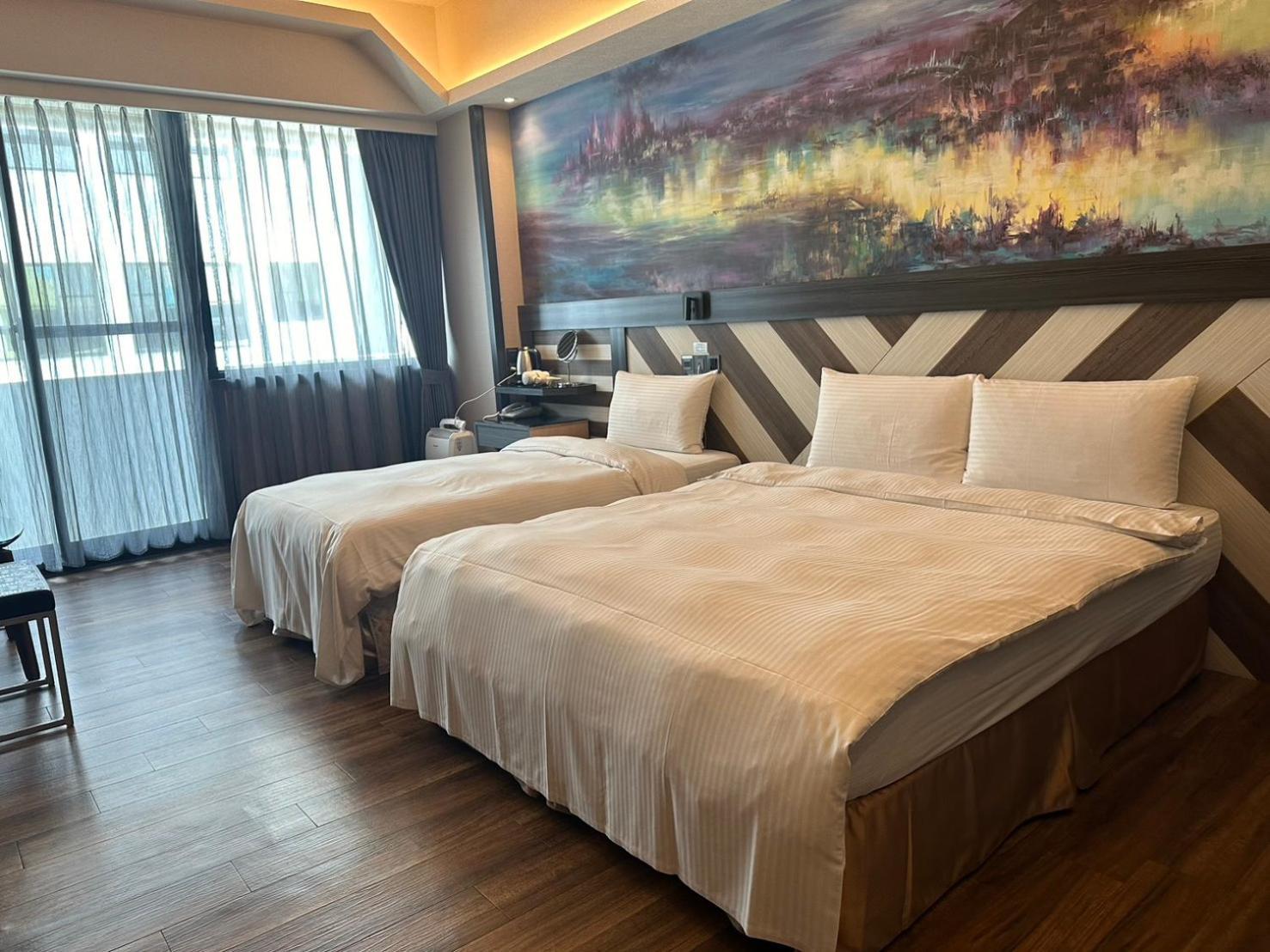 Weifeng Boutique Business Hotel - Zhanqian Branch Pingtung Exterior photo